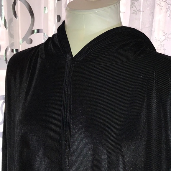 Ribbed velvet hooded dress 🍓 - Picture 6 of 6